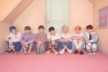 BTS 컴백 앞둔 음원 차트 '폭풍전야'