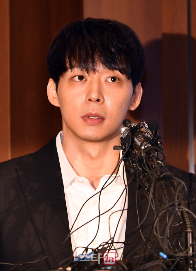 박유천 측 “주기적 체모 제모…충분한 다리털 채취”