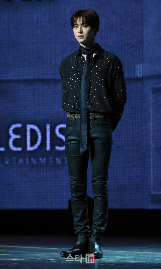 [포토]뉴이스트 민현, '동화속 왕자님'