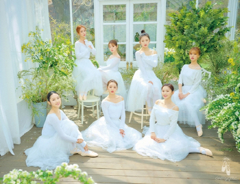 '콘셉트 요정' 오마이걸, 발레리나 변신 '우아한 매력'