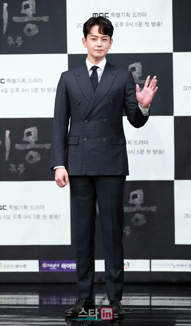 [포토]배우 임주환, '반갑습니다'