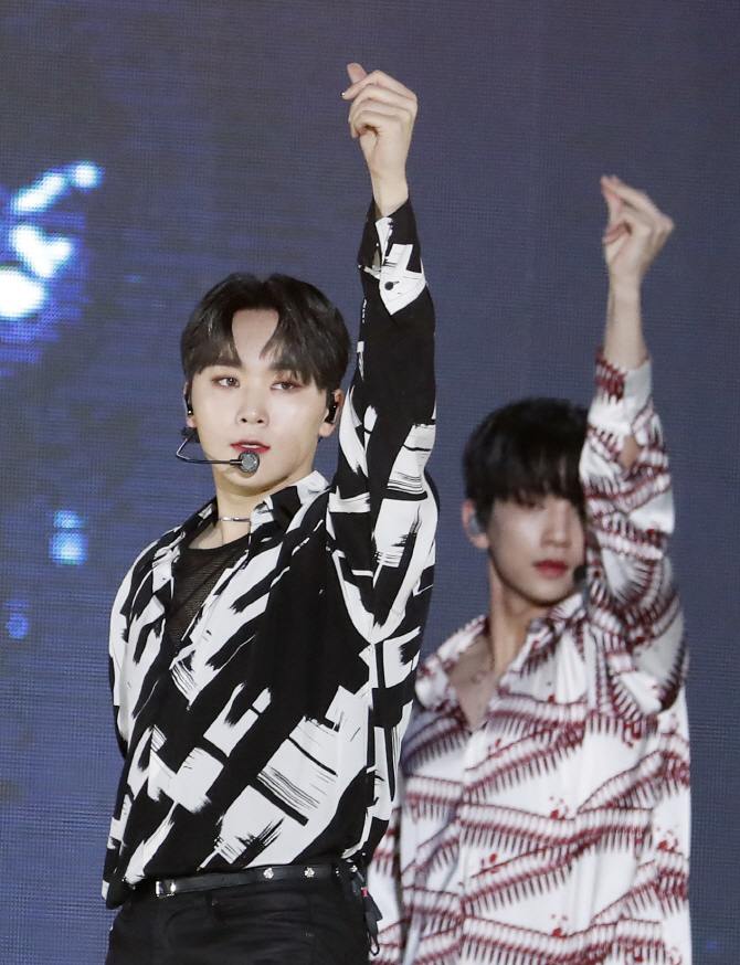 세븐틴 승관, 캐럿에게 보내는 미니 손하트