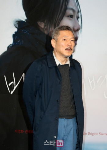 "홍상수 감독, 유책 배우자"…法, 이혼 청구 기각(종합)