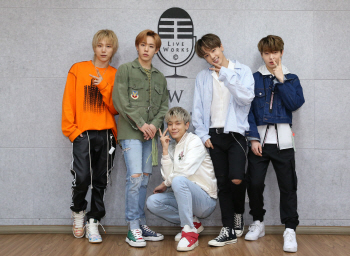 그룹 1TEAM "어쿠스틱 라이브에 도전한 이유는…"(인터뷰)