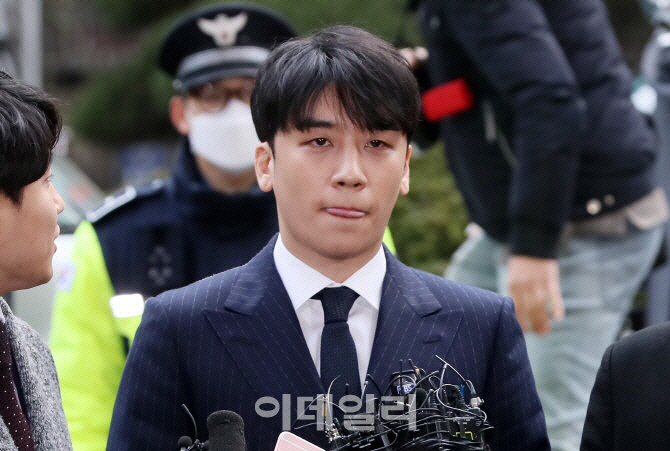 '성매매 알선·횡령' 승리, 25일 검찰 송치