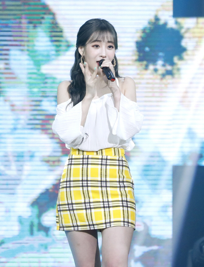 러블리즈 유지애, 반짝 반짝