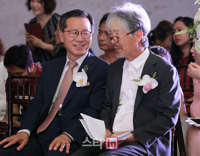 [포토] 이석호대표-가수 최백호 '주례가 처음이라서'