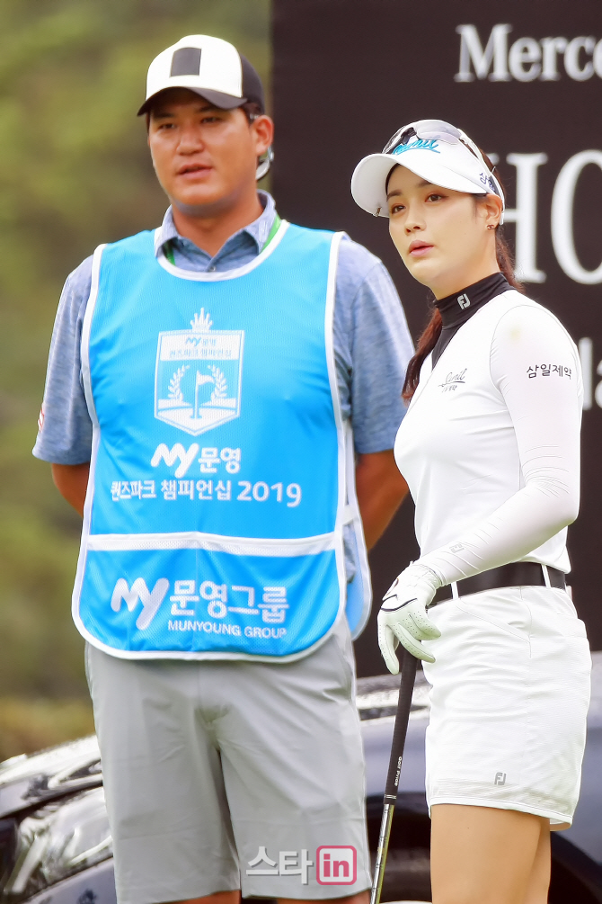[포토] 박결 '캐디 남규하와 살핀다'