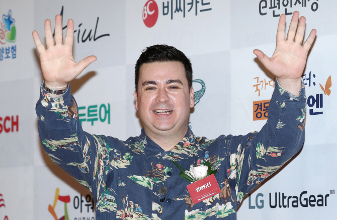 [포토] 샘 해밍턴 '상 받았어요'