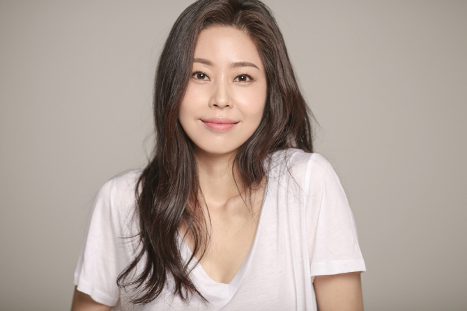 배우 이윤진, STX라이언하트와 전속계약