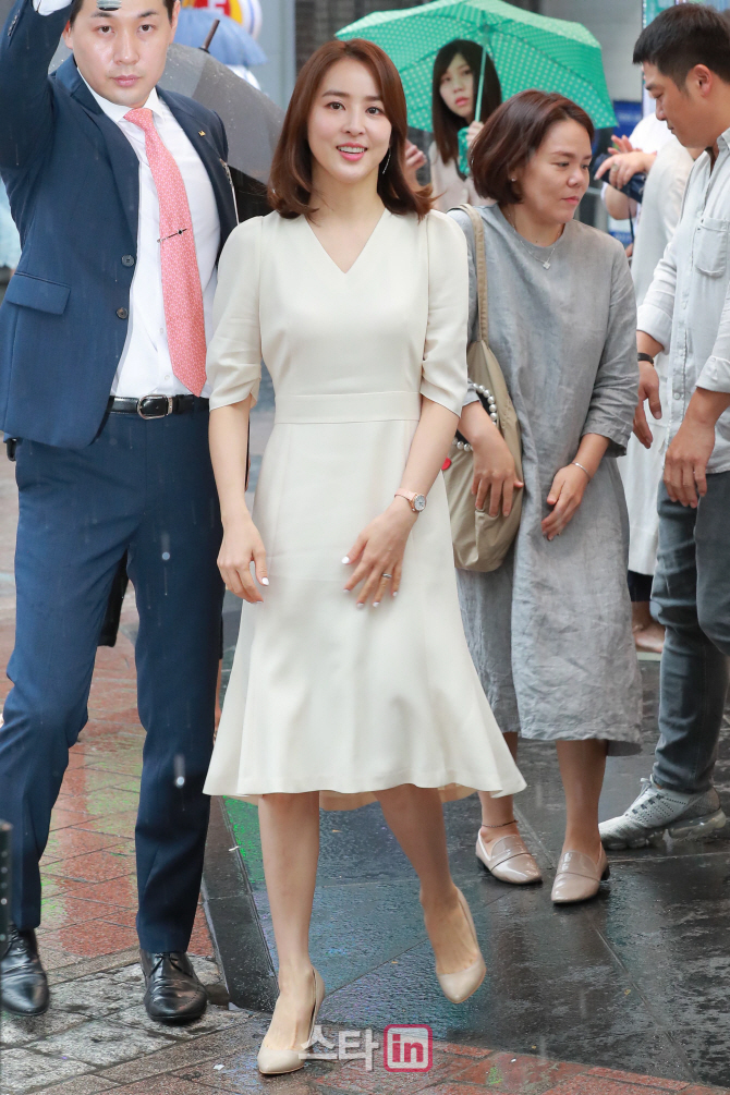 [포토]명동에 나타난 한혜진