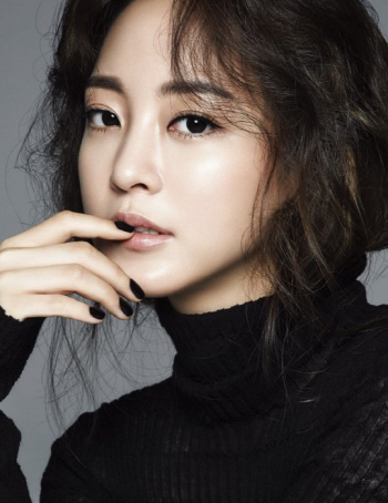 한예슬, '언니네 쌀롱'으로 데뷔 이래 첫 예능 MC 맡는다