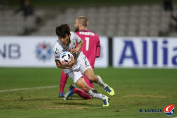 10명 싸운 전북, 벼랑끝 기사회생...ACL 시드니 원정 무승부