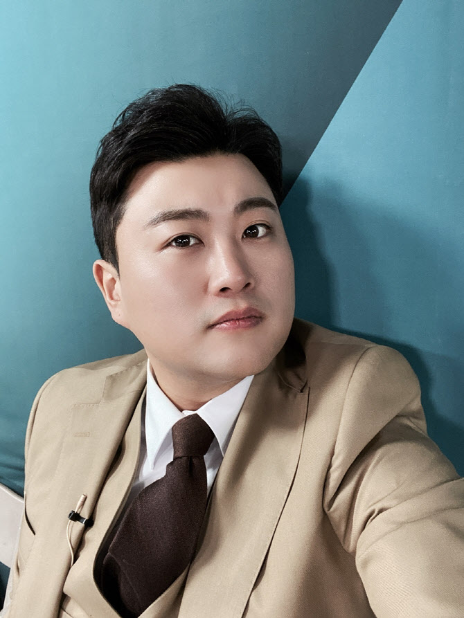 '미스터트롯' 4위 김호중, 한혜진·정미애와 한솥밥