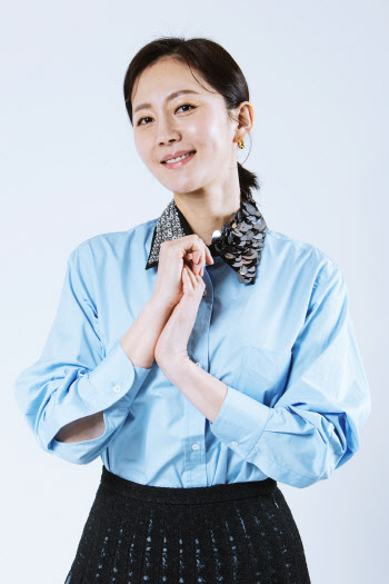 배우 염정아, 아티스트컴퍼니 재계약 체결