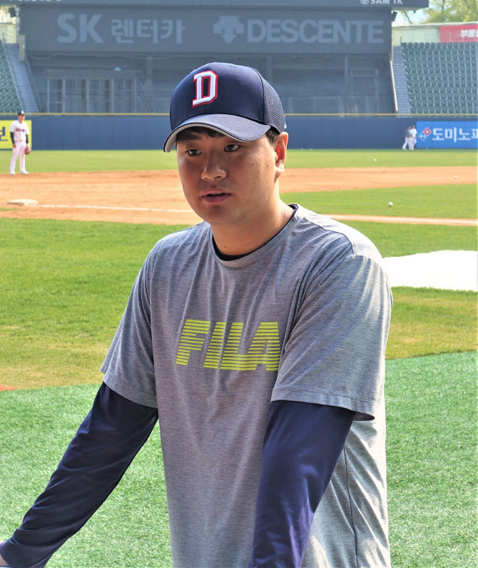 [봄을 기다리며]느린 커브 장착한 이영하 "더 강력해지고 싶다"