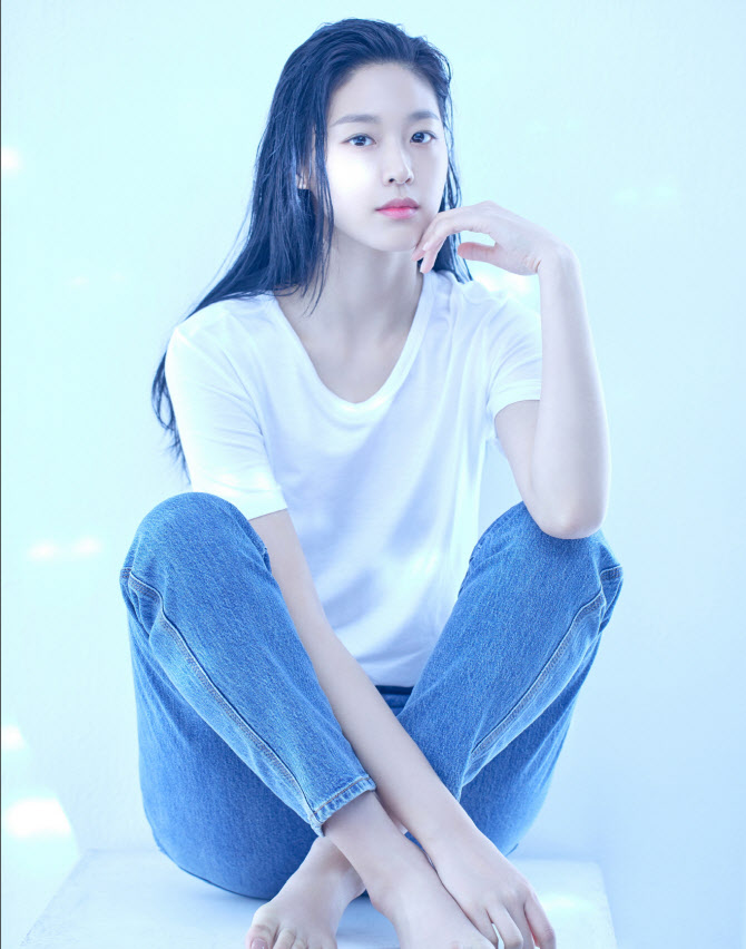 '멋쁨의 정석'… AOA 설현 새 프로필 공개