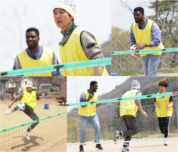'친한 예능' 최수종·샘 오취리, 족구만렙 어르신들과 '한판 승부'