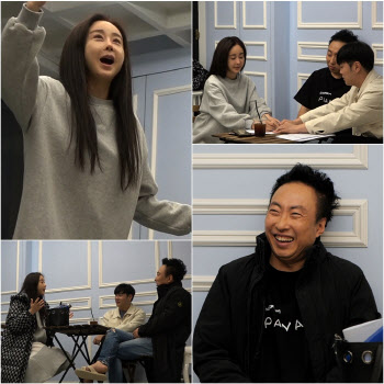 '아내의맛' 함소원, 박명수 손잡고 트로트 도전