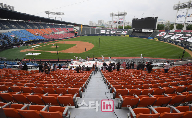 [포토]프로야구 무관중 개막전