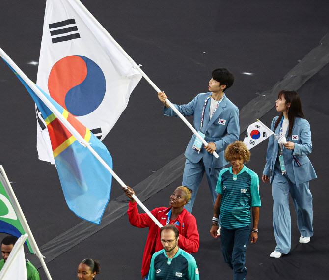 여름처럼 청량한 시구                                                                                                                                          ...