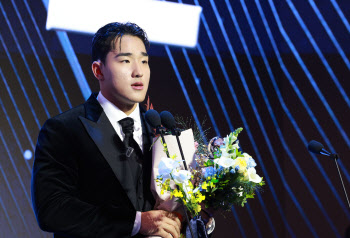 KT , е ǥ 2025 KBO λ 