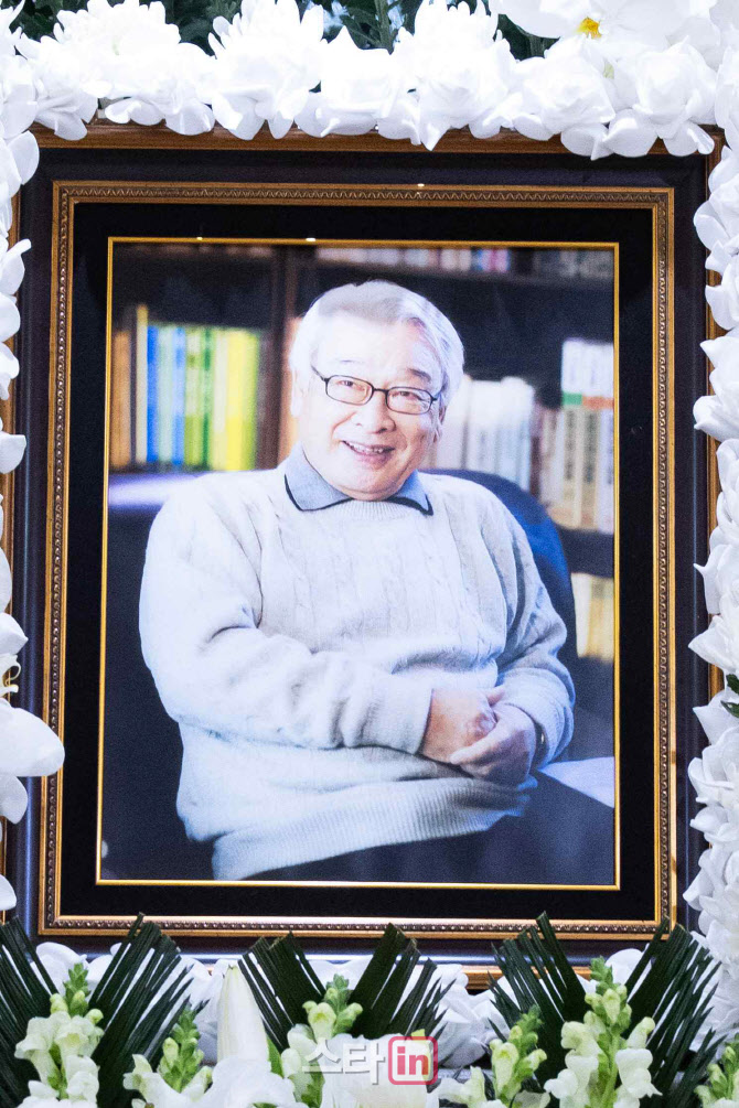'영원한 현역' 故 이순재                                                                                                                                        ...