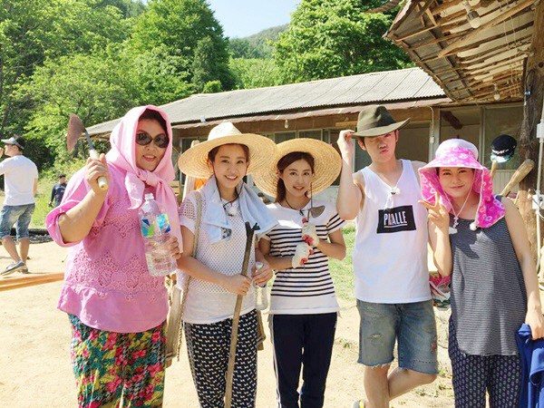 박은혜, 이런 모습 처음이야! `잘 살아보세` 비하인드컷 공개