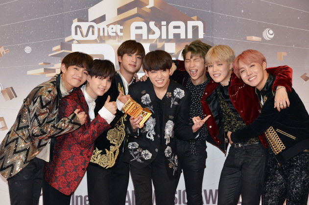 [Picture/Media] BTS at 2016 MAMA [161202]