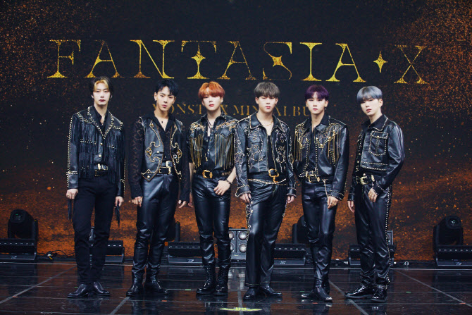 몬스타엑스, '판타지아' 활동 성료 "몬베베와 함께여서 행복"