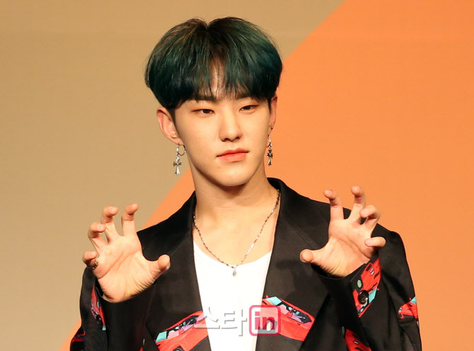 [포토]세븐틴 호시, '호랑이 눈빛'