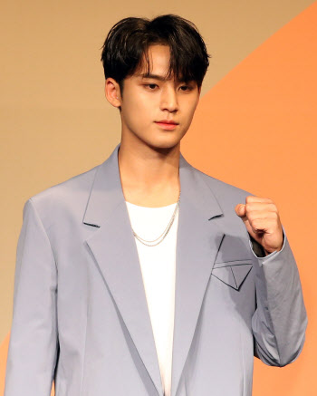 세븐틴 민규 "잘못된 행동, 많은 분께 실망 안겨드려 죄송"