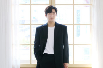 이상엽 "'한다다'·'굿캐스팅', 연상 이민정·최강희와 호흡…마음 편해" ②