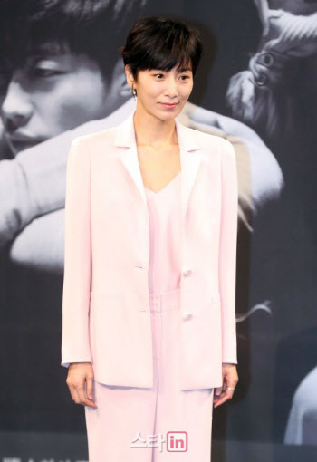 김서형 측 "매니저 험담으로 신뢰 깨져, 계약해지 약속도 번복"