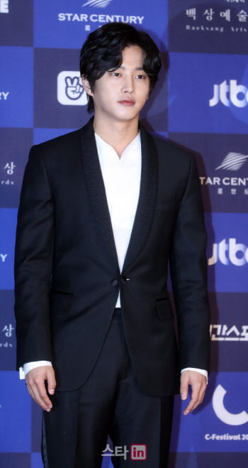 김민석, 몰카범 잡았다 "직접 제압.. 경찰에 인계"