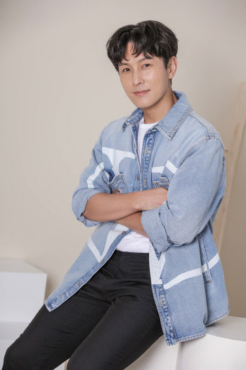 신화 김동완, EBS '최고의 요리비결' MC 발탁