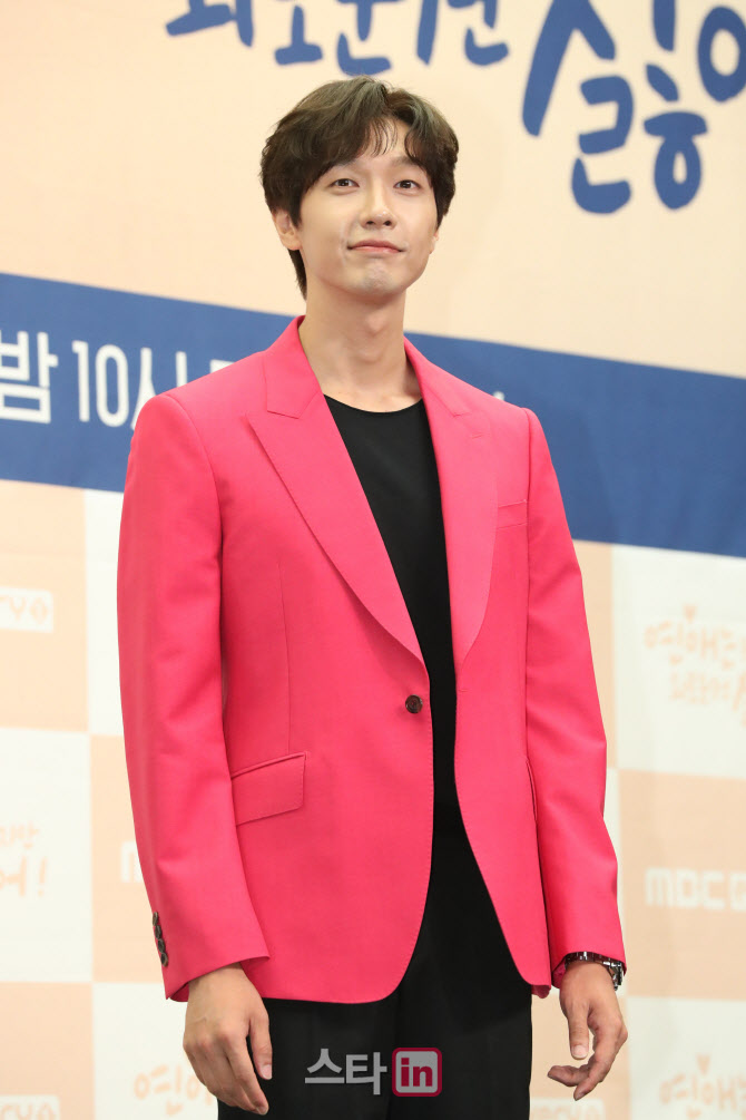 [포토]지현우, 외모가 훈훈한 로맨틱 코미디 장인