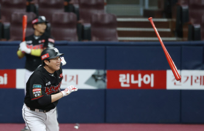 '조상우 무너뜨린 결승타' 유한준 "직구 하나만 생각했다"