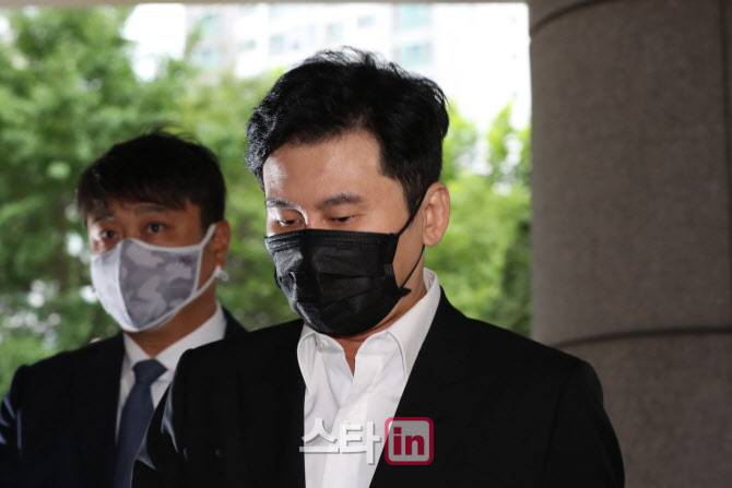 [포토]양현석 전 YG 대표, 법원에 출석