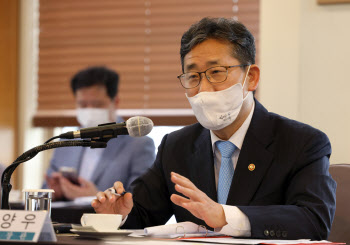 문체부장관 "체육회-KOC 분리, 책임성·공공성 확보 취지"