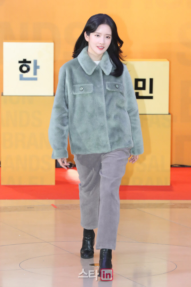 [포토]런웨이하는 우주소녀 엑시