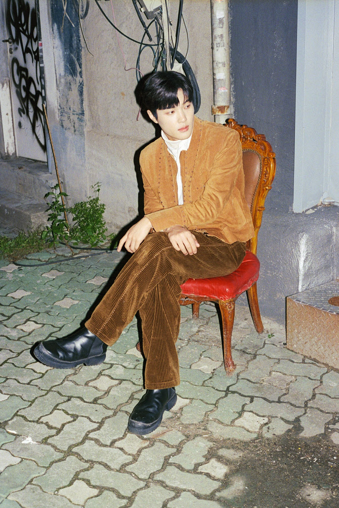 니브, 새 싱글 '투이지' 26일 발매… 헤이즈 피처링