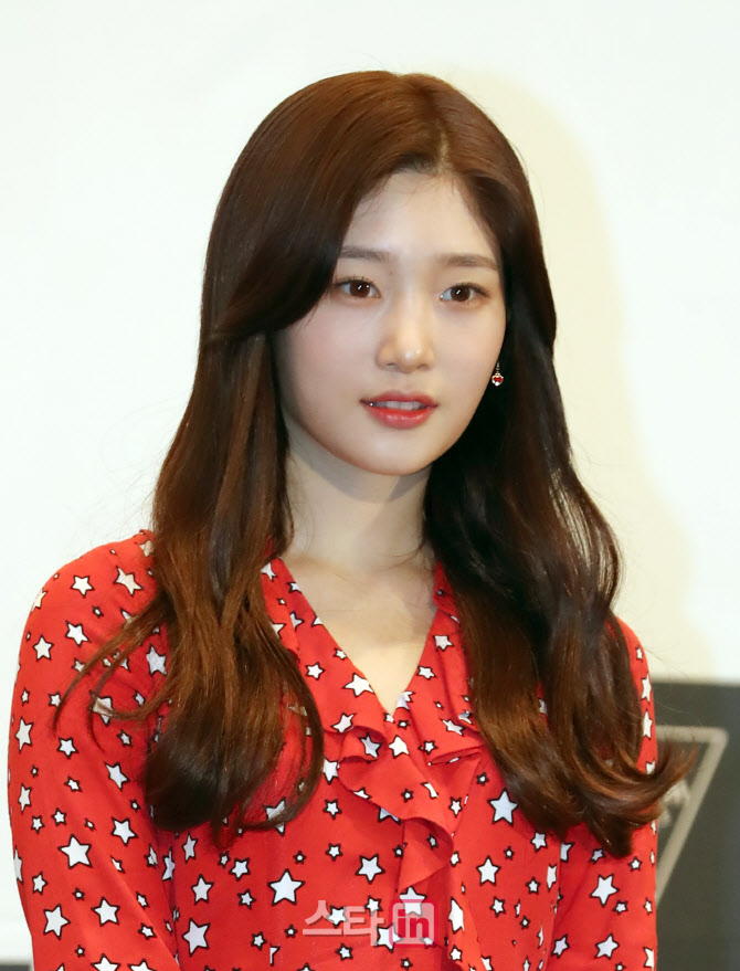정채연, 오늘 코로나19 검사…"최근 청하와 접촉"