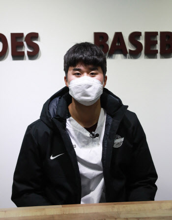 '괴물투수' 키움 장재영 "제구 위해 구속 포기할 생각 없다"