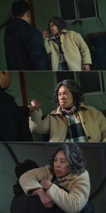 '경이로운 소문' 측 "염혜란, 두 악귀에 홀로 맞서며 일촉즉발 위기"