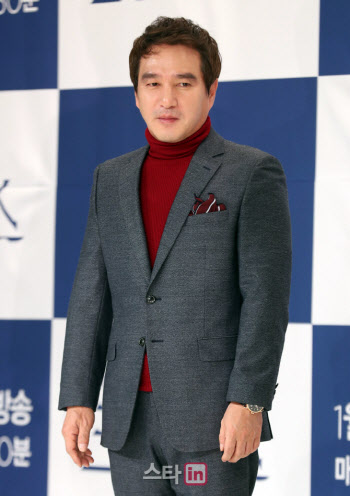 조재현, '미성년 때 성폭행' 피해 주장 여성에 1심 승소