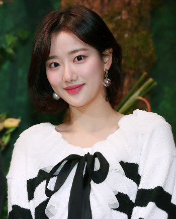 에이프릴 이나은 측, 고영욱 발언 합성 게시물 "고소 진행"