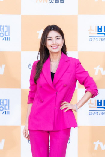 신애라 "한명의 딸 더 있어…잘 커서 나를 울게 해"