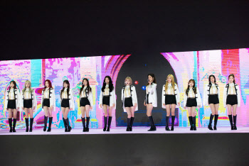 아이즈원, 데뷔부터 해체까지… 파란만장 '2년 6개월'