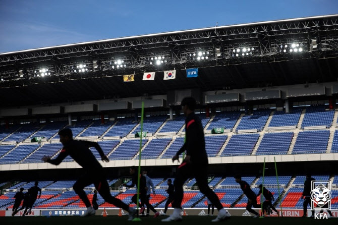 한국, 일본에 전반 16분 선제골 허용...전반전 0-1 열세(1보)